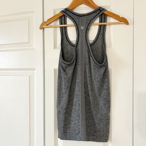 Lululemon Swiftly Tech Racerback Tank 2.0 Gray Knit Top Size 4 EUC - Picture 5 of 6